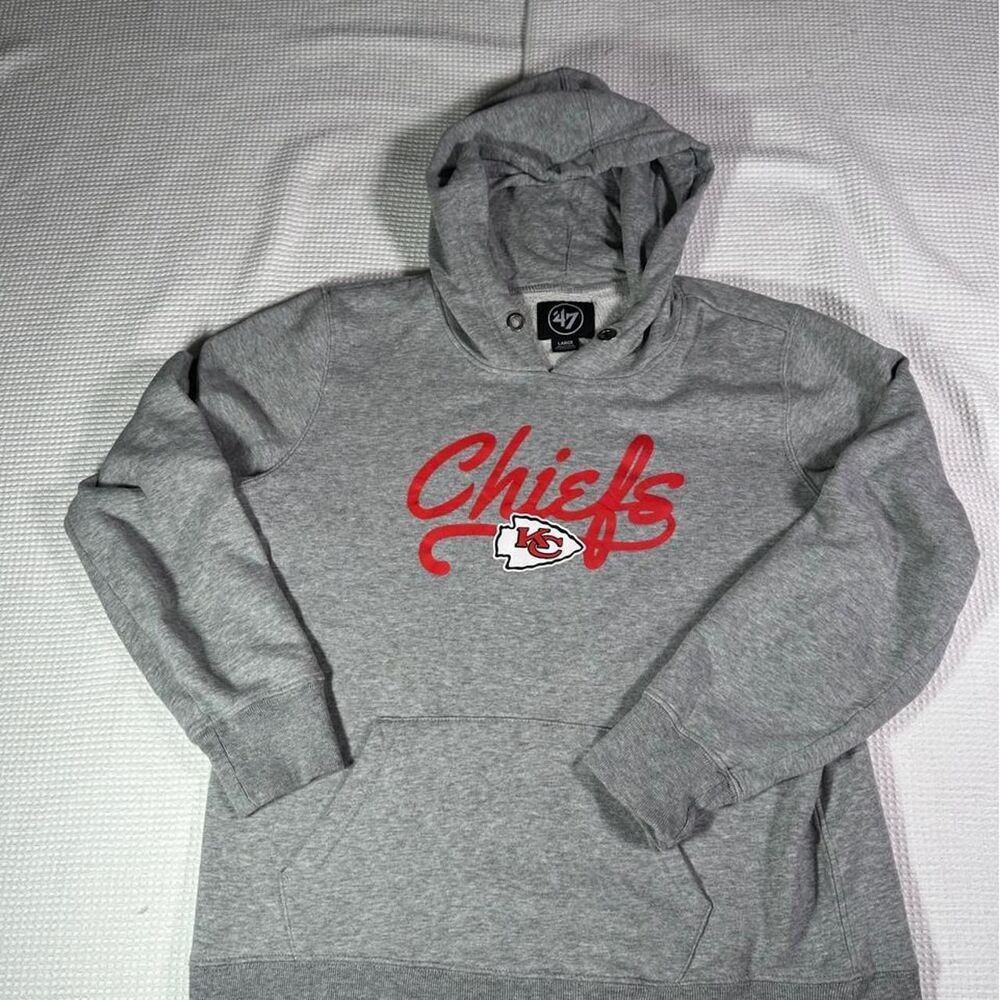 47 Kansas City Chiefs gray hoodie with red 'Chiefs' script logo size large